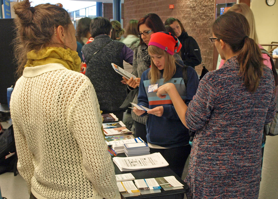 Werklund School students at the University of Calgary discuss wellness approaches with community partners at the 2016 Health Champions Conference.