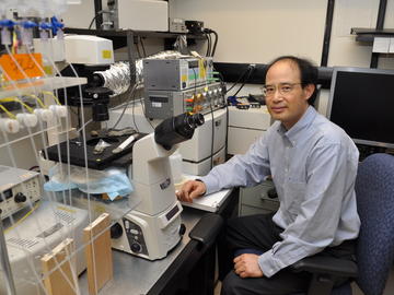 Dr. Wayne Chen, PhD, in his lab