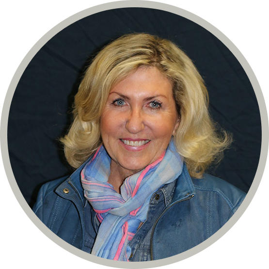 Dr. Moules, Nancy