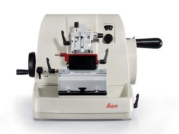 Leica RM2235 microtome